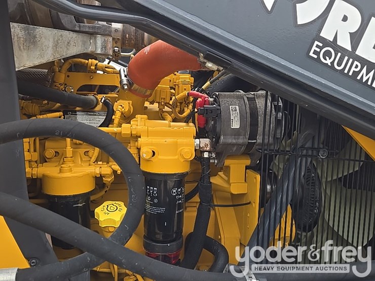 2021-deere-410l-image-46