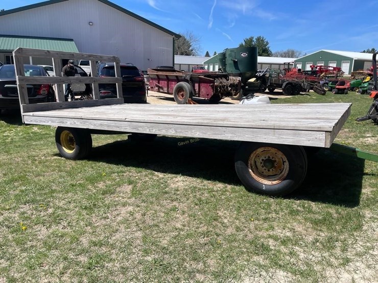 flat-rack-wagon-w/john-deere-gear-image-4