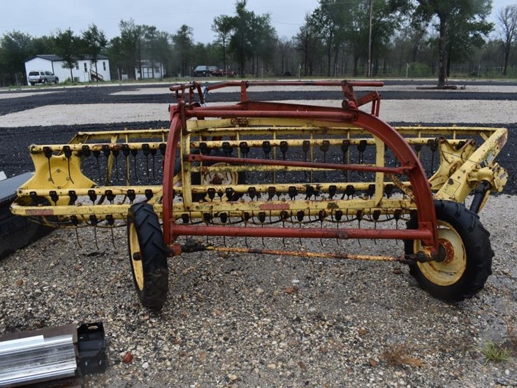 new-holland-260-image-2