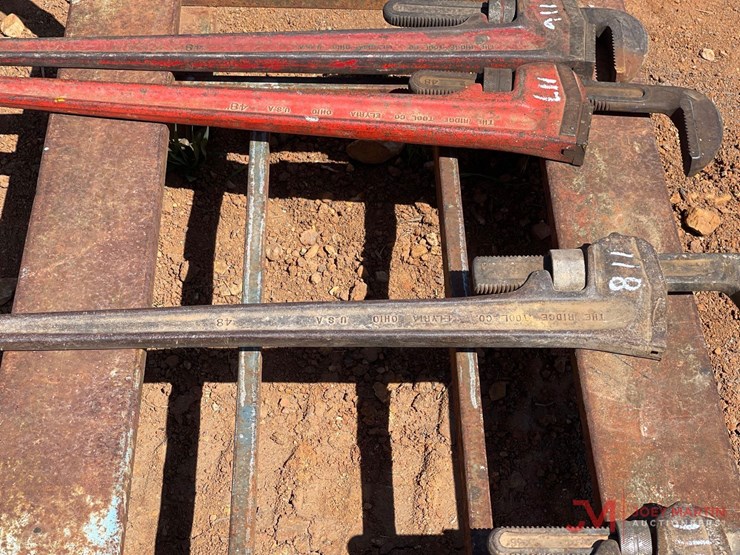 48"-pipe-wrench-image-1