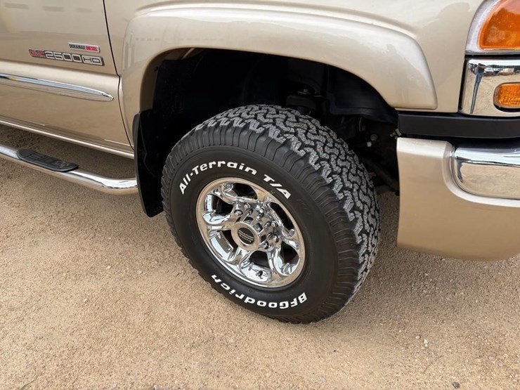 2004-gmc-sierra-2500-image-7