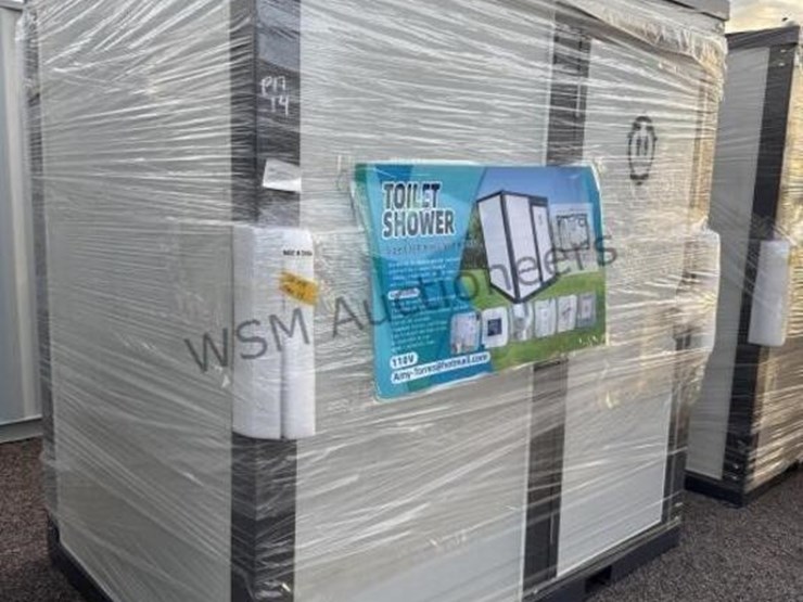 mobile-toilet-unit-image-1