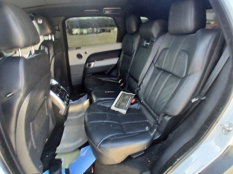 2016-land-rover-range-rover-image-57