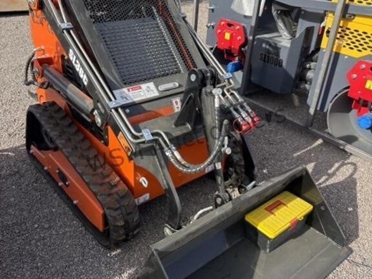 2026-sdl-36c-stand-up-skid-steer-image-1