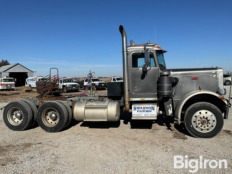 1976-peterbilt-359-image-4