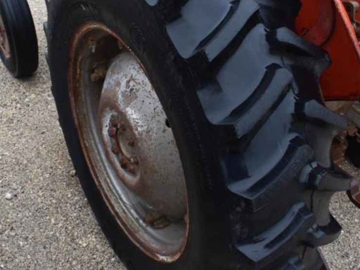 massey-ferguson-135-image-10