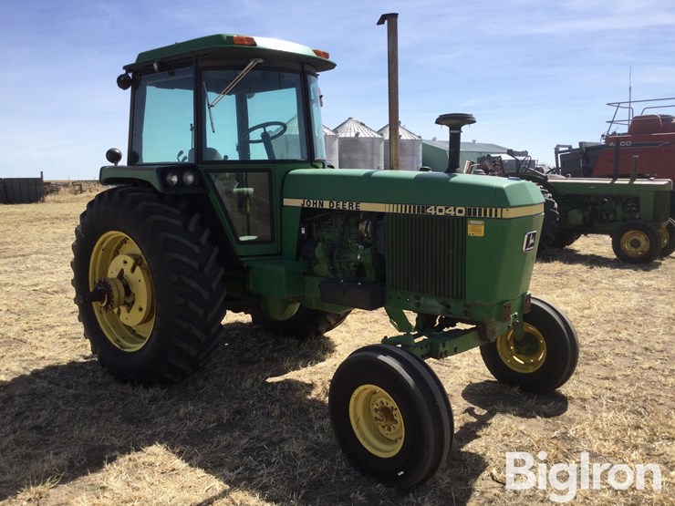 1982-john-deere-4040-image-3