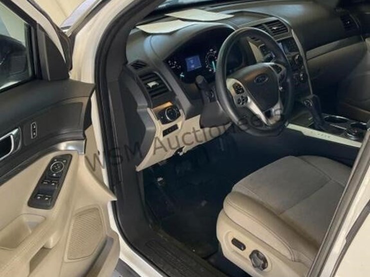 2013-ford-explorer-image-22