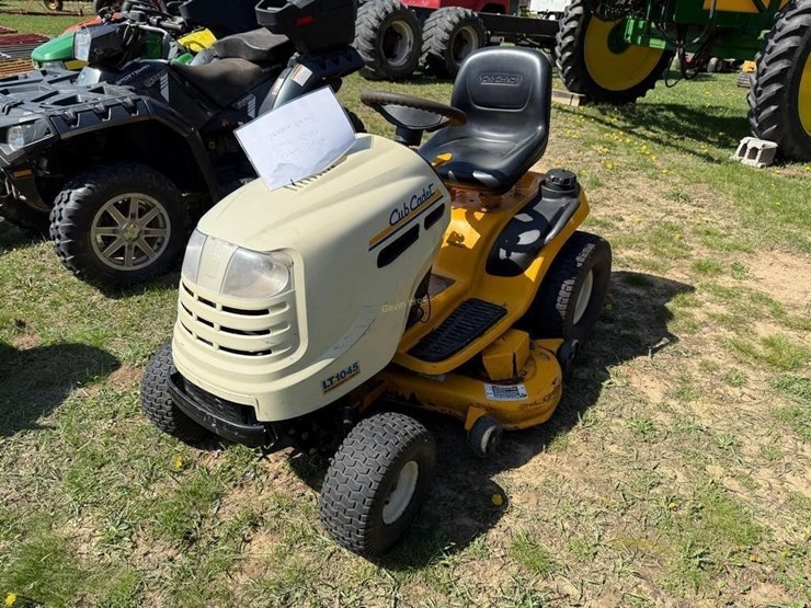 cub-cadet-lt1045-image-1