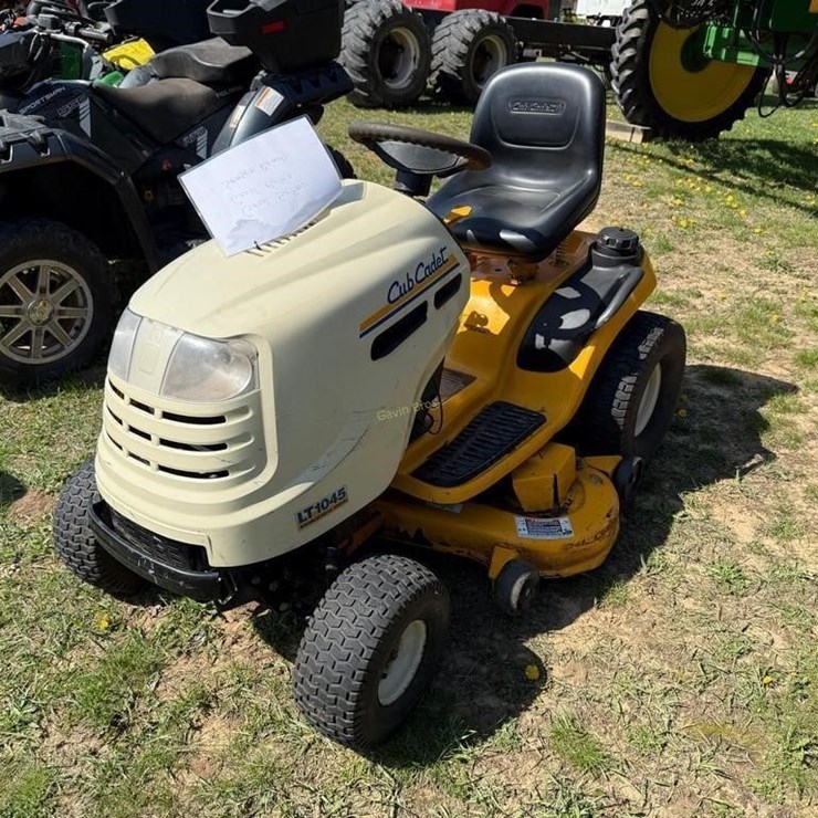 CUB CADET LT1045