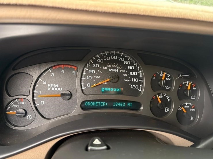 2004-gmc-sierra-2500-image-18