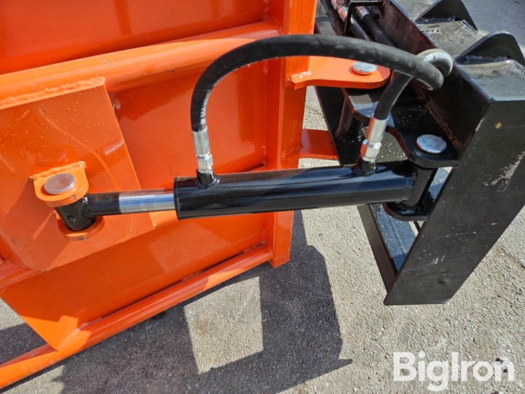 2025-massey-ferguson-730-image-9