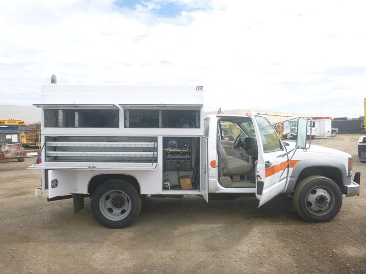 2002-chevrolet-3500-image-8