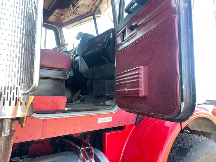 1998-peterbilt-378-image-57