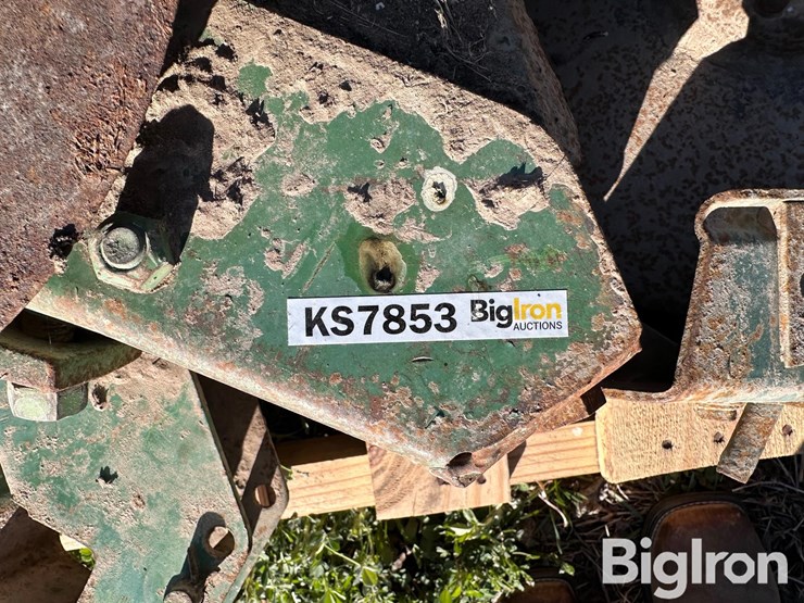 john-deere-12-image-9