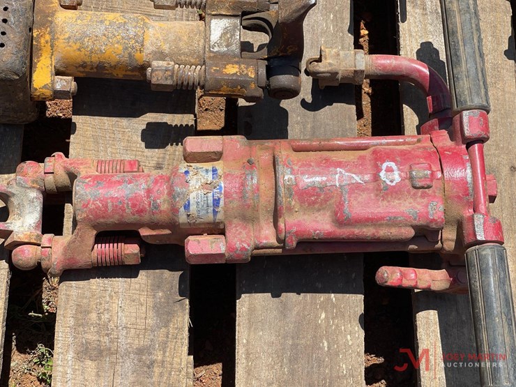 pneumatic-jack-hammer-image-1