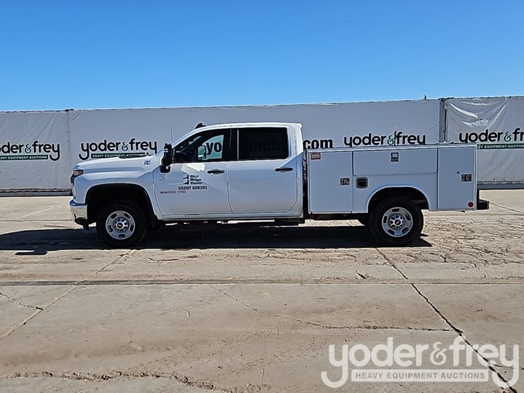 2022-chevrolet-2500hd-image-3