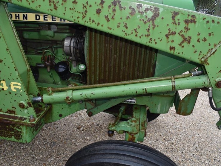 john-deere-2440-image-4
