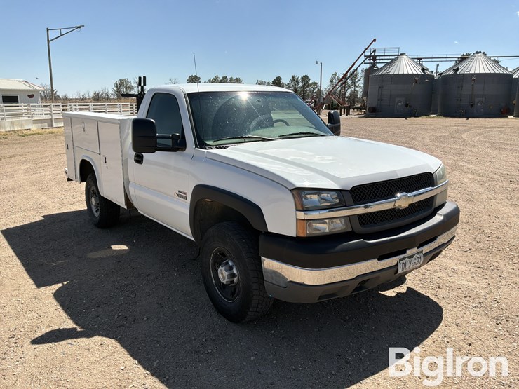 2004-chevrolet-silverado-3500-image-3