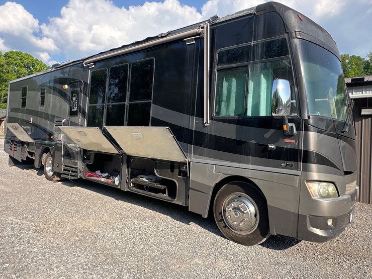 2006-workhorse-w24-image-1