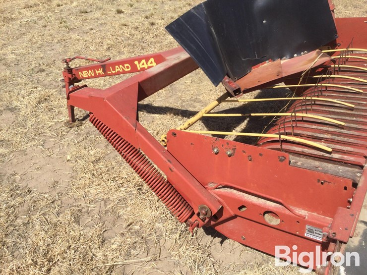 new-holland-144-image-9