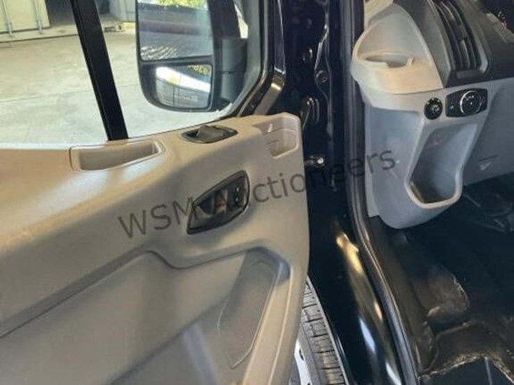 2019-ford-transit-image-25