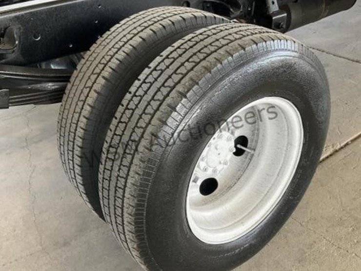 1998-isuzu-npr-image-8