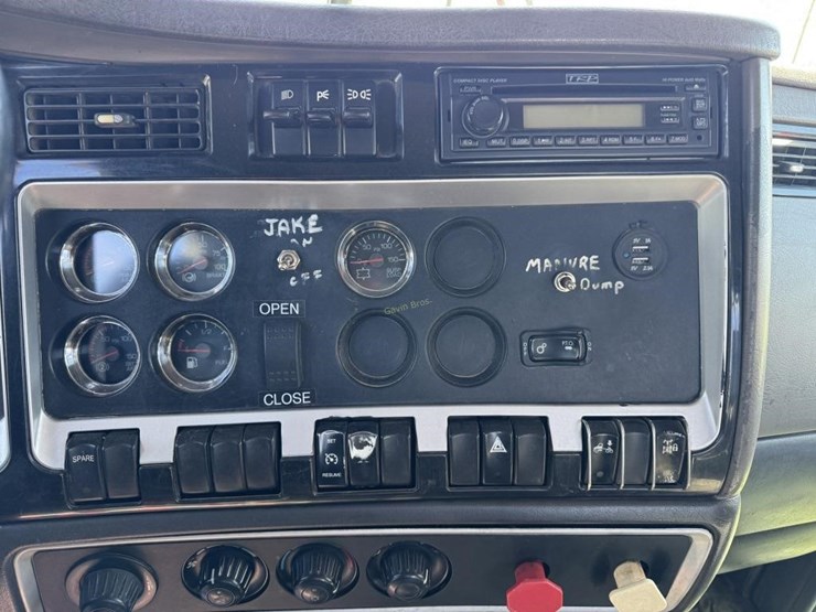 2007-kennworth-t800-semi-tractor-image-14