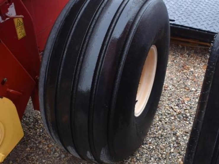 new-holland-roll-belt-560-image-6