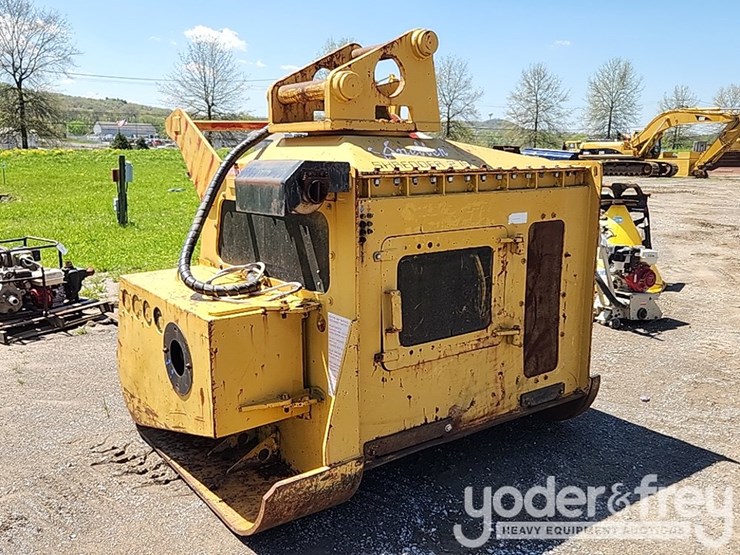 sneller-shredder-to-suit-cat-330-excavator-image-2