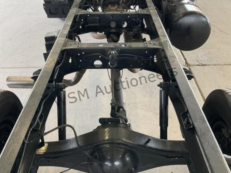 1998-isuzu-npr-image-9