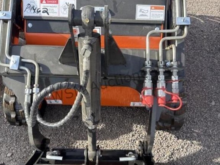 2026-sdl-36c-stand-up-skid-steer-image-6