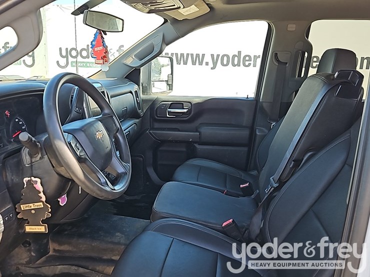 2022-chevrolet-2500hd-image-27