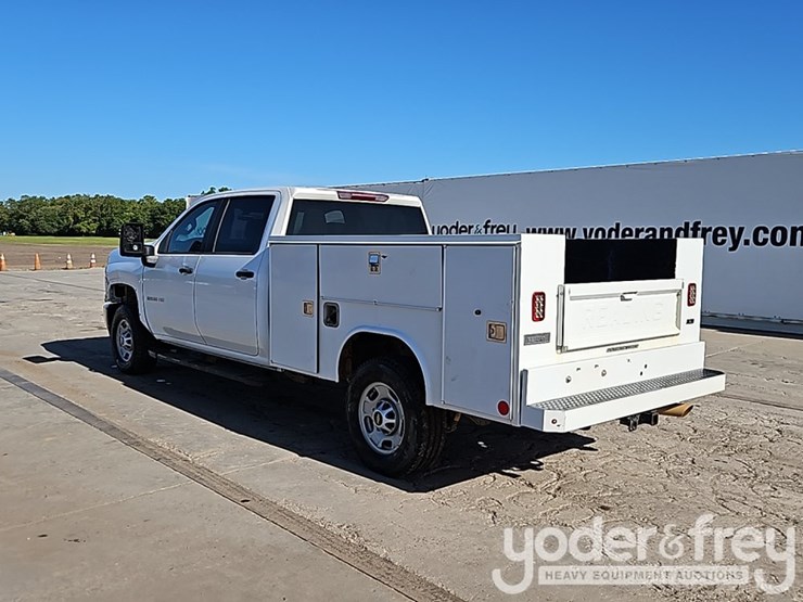 2022-chevrolet-2500hd-image-4