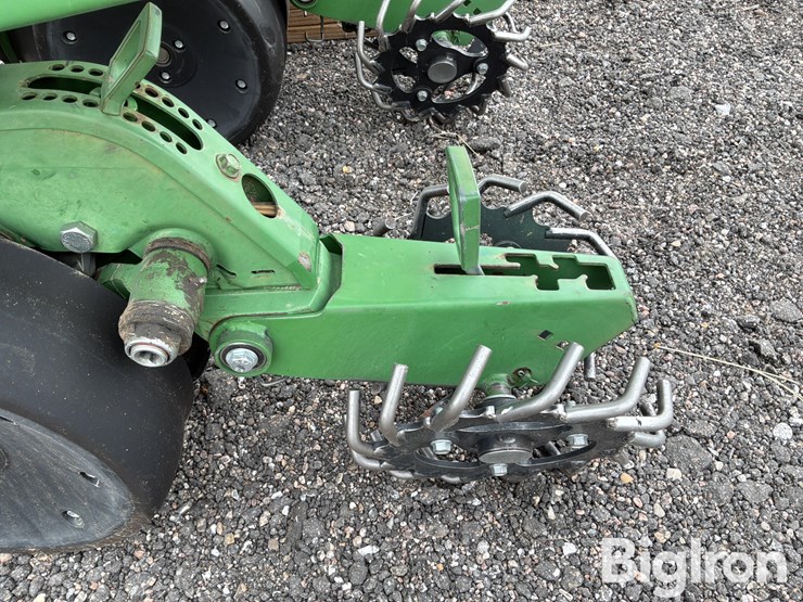 john-deere-7300-image-14