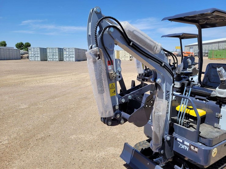 2026-landhero-ats-me18-mini-excavator-image-1