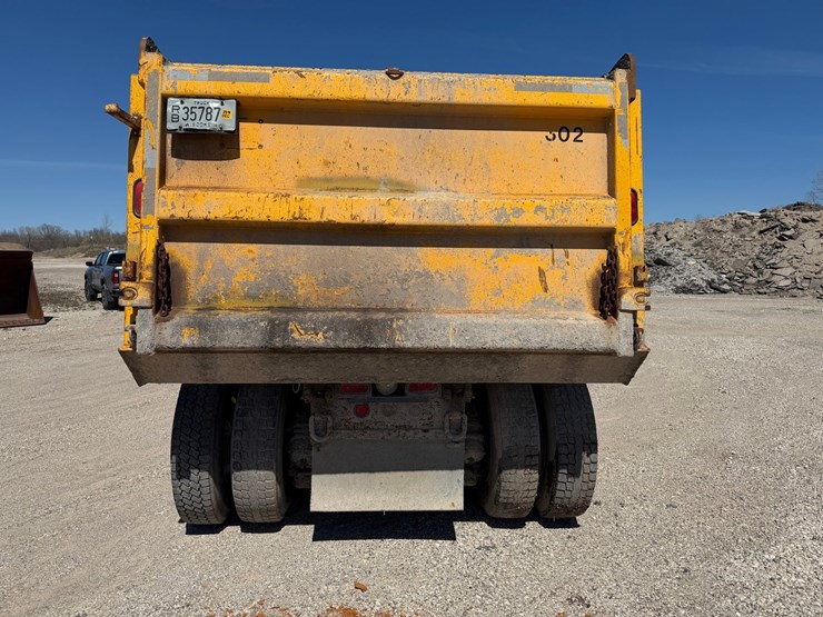 1995-mack-cl713-image-4