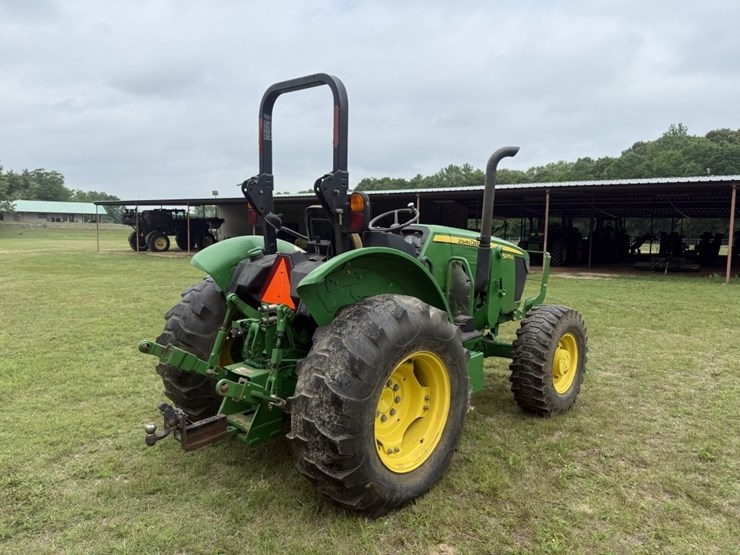 2020-john-deere-5075e-image-5