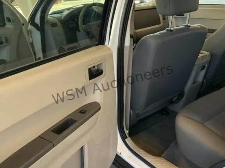 2011-ford-escape-xls-image-25