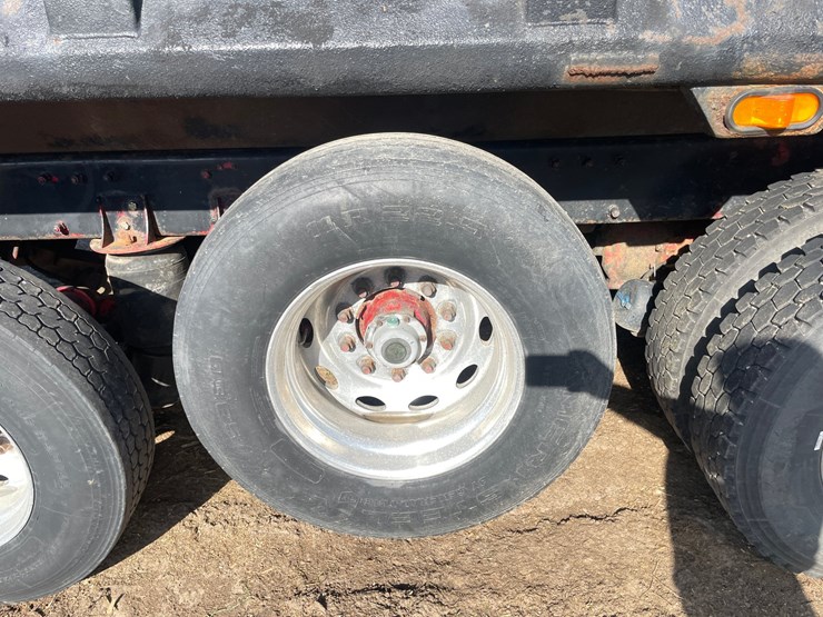 1998-peterbilt-378-image-35