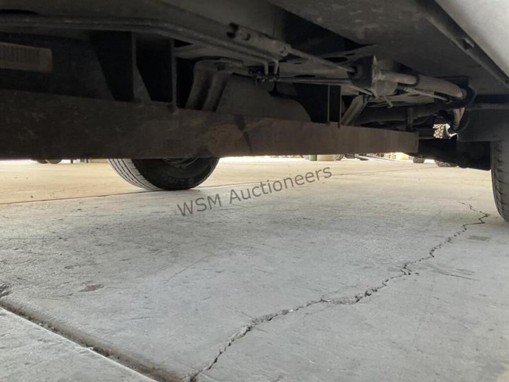 2012-chevrolet-traverse-ls-image-27