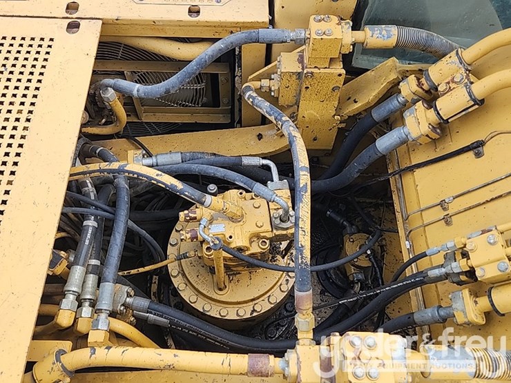 2005-caterpillar-330-image-37