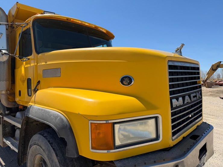 1995-mack-cl713-image-20