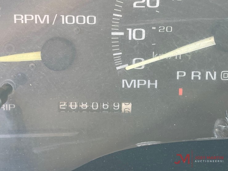 2001-chevrolet-3500-image-26