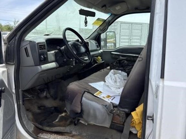 2002-ford-f550-image-21