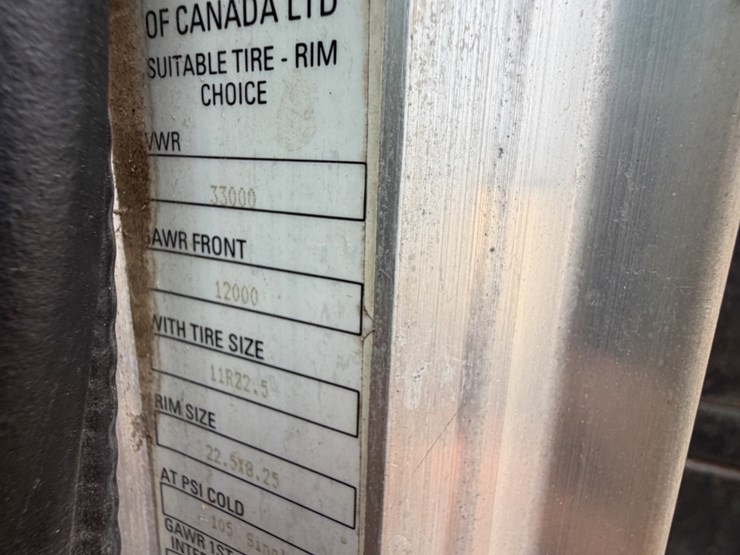 2012-peterbilt-337-image-17