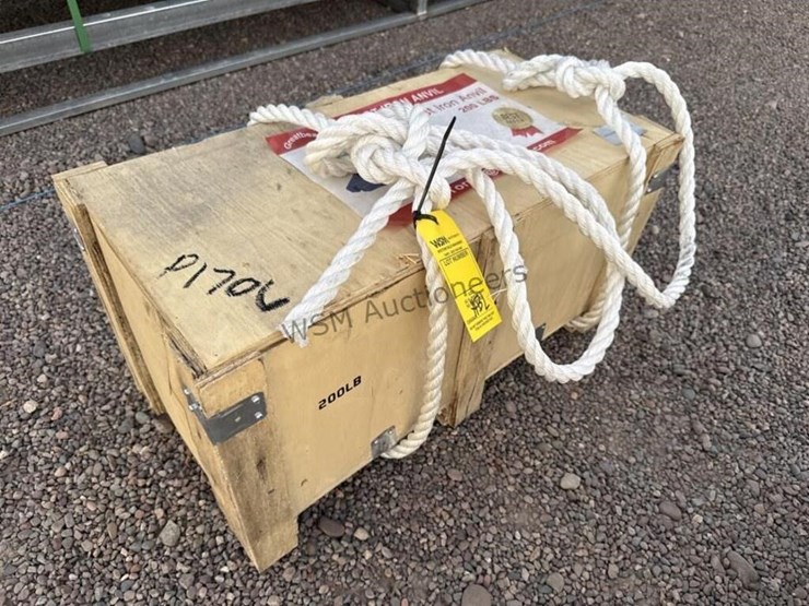 great-bear-200lbs-cast-iron-anvil-image-1