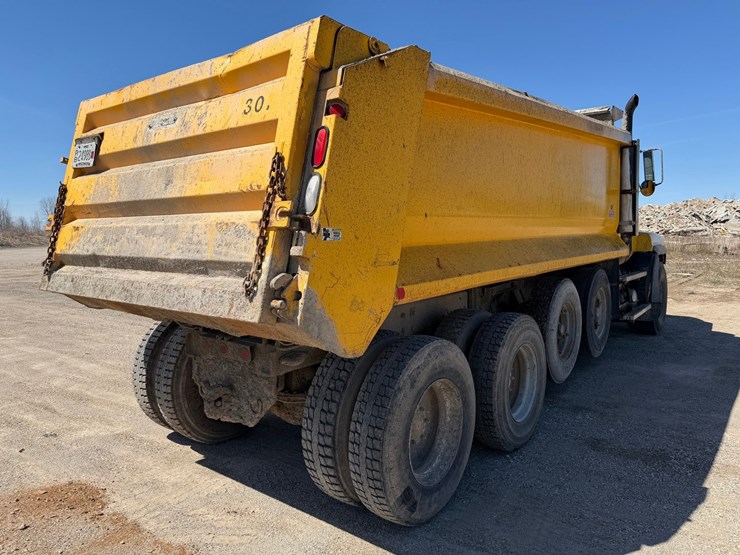 1995-mack-cl713-image-5