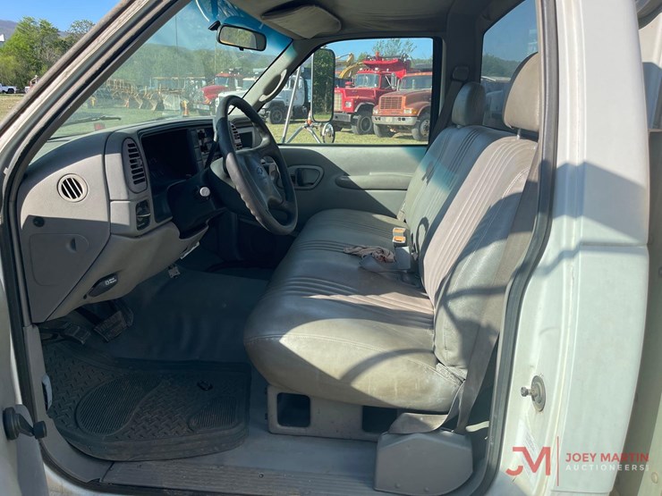 2001-chevrolet-3500hd-image-22