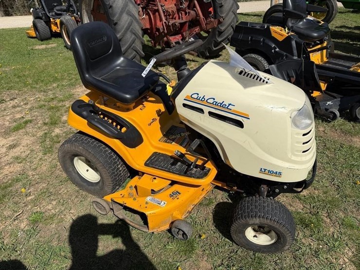 cub-cadet-lt1045-image-3